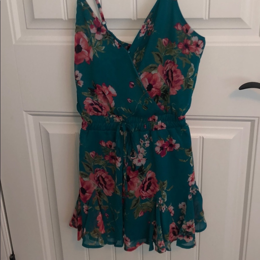Floral romper!!